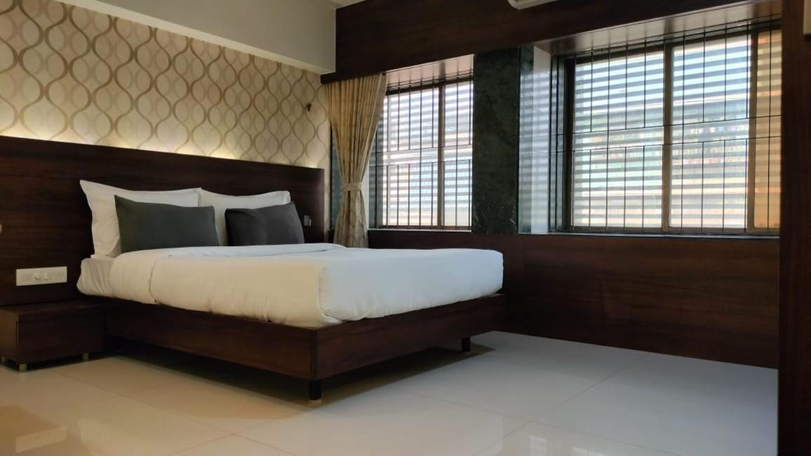 Hotel Sai Nidhi Supreme Navi Mumbai Esterno foto