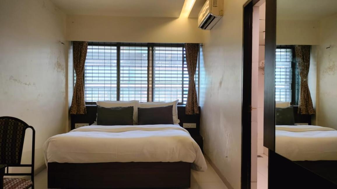 Hotel Sai Nidhi Supreme Navi Mumbai Esterno foto